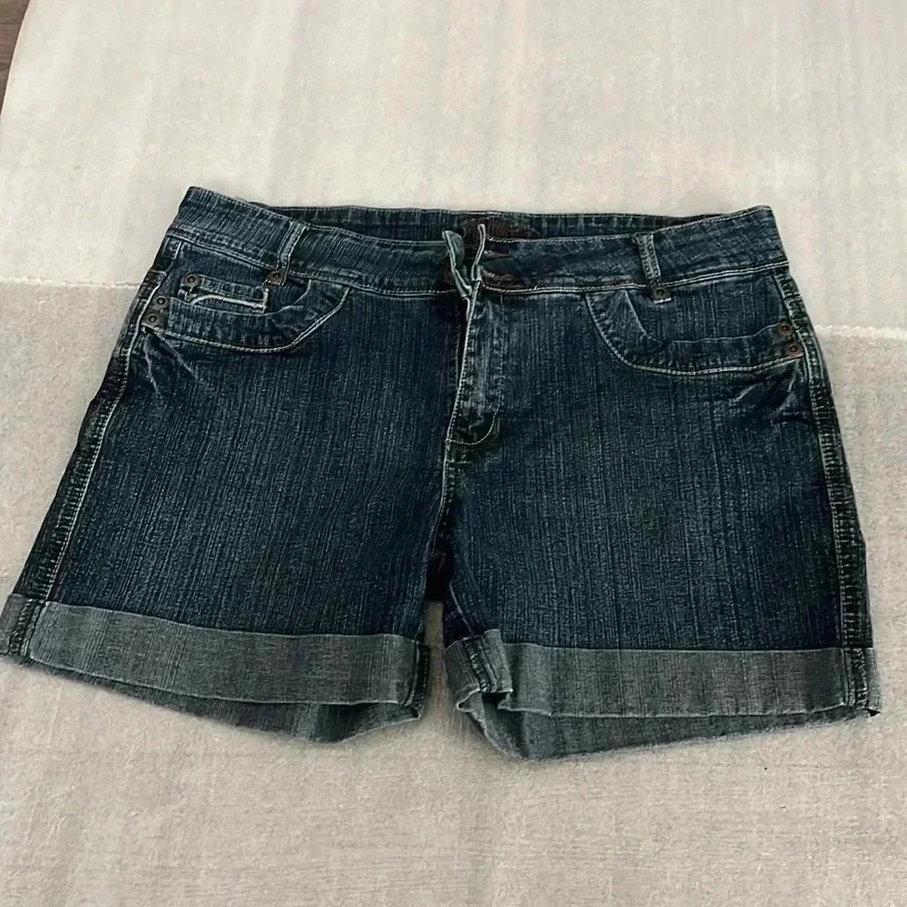 [12]Vintage Revolt Dark Wash Jeans Shorts  with folded Hem